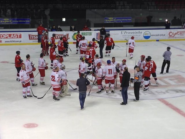 Polska pokonała Kanadę 7:2 !